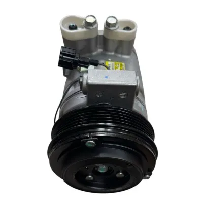 Nissan Navara (D23M kasa, 2.3 dCi motor) Valeo 815481 Klima Kompresörü